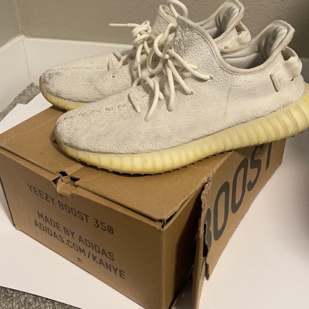 Yeezy Boost 350 V2 Cream Triple White Size 9 USA